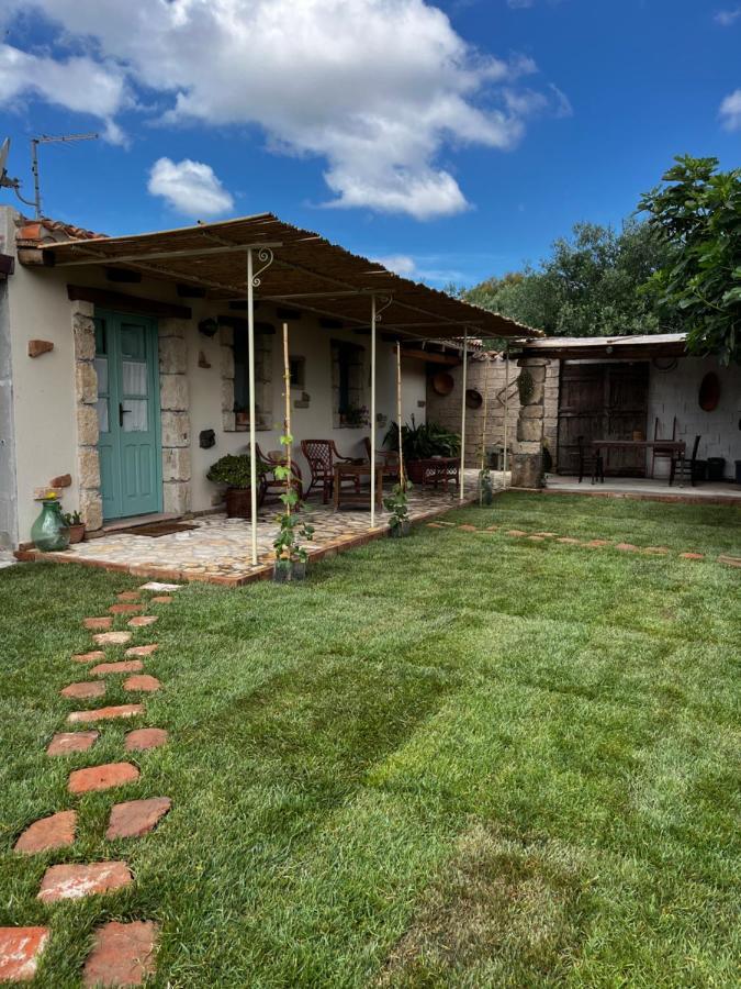 Graziosa Stanza Campidanese Su Segundu Guest House โอริสตาโน ภายนอก รูปภาพ